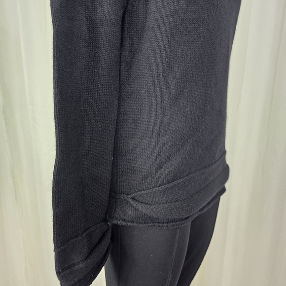 Neiman Marcus Black Cashmere Mockneck Sweater Unique Cuffs Size Large - Picture 8 of 12